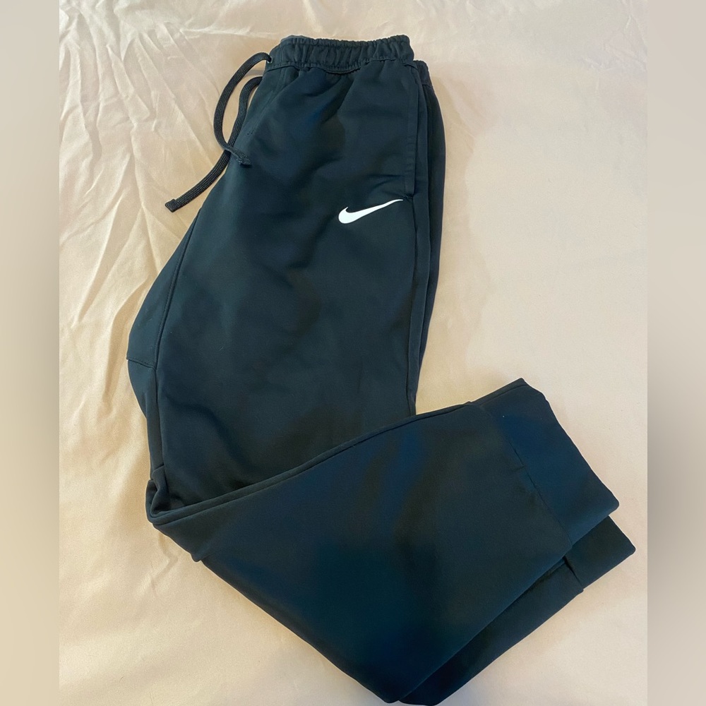 SOLD Mens Nike therma fit jogger pants size large black pockets and drawstring